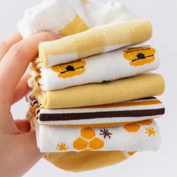 🐝 5-Pair Honeybee & Patterned Ankle Socks Set – Yellow & White | Cute Gift Idea - Picture 2 of 2